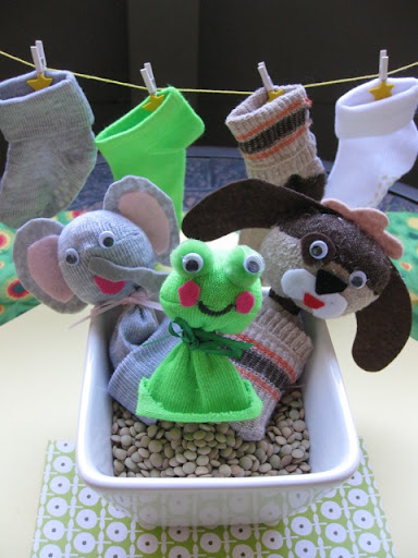 diy finger puppets, baby sock finger puppets, make finger puppets from baby socks, upcycle baby socks, green crafts, green baby, eco-friendly baby