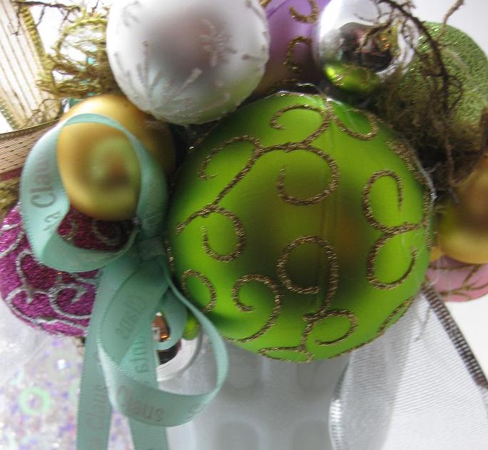 Jen's Closet: Milk Glass Christmas Arrangement