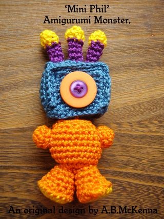 2000 Free Amigurumi Patterns: Mini Phil