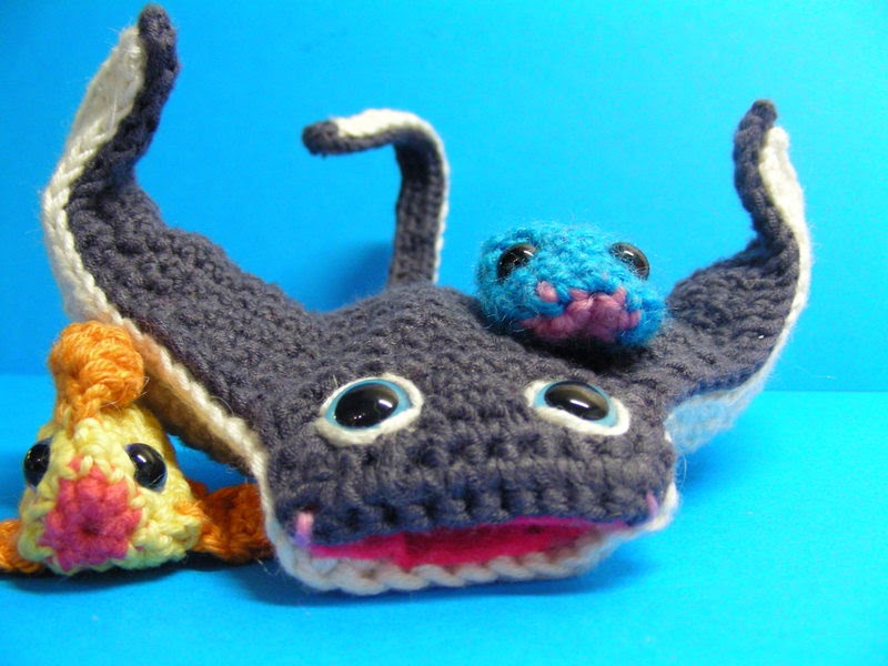 2000 Free Amigurumi Patterns: Manta Ray