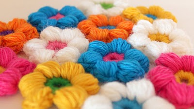 2000 Free Amigurumi Patterns: 6 Petal Puff Stitch Flower ...