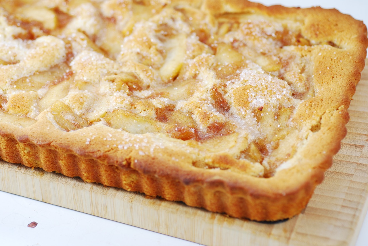 Know Whey Apple Cinnamon Breakfast Cake