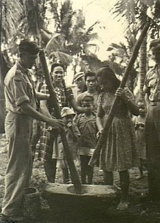 Philippines People Filipino Pinoy Pilipinas Old Black White Pictures leyte pounding rice Royal Australian Air Force noon digger oz
