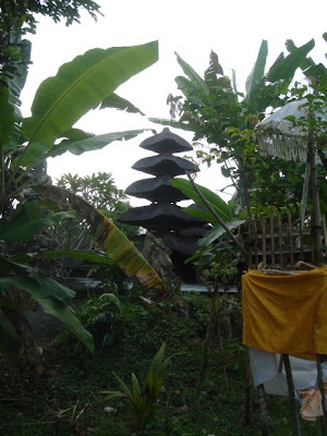 zicht op de Masceti tempel, naast Villa Sabandari, een klein boetiek hotelletje vlakbij Ubud op Bali.