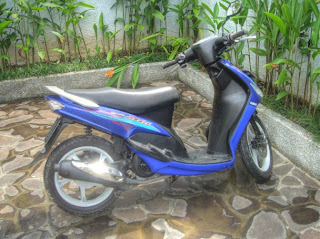 Bromfiets voor het hotel in Ubud Bali