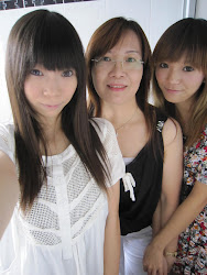 with my sis & mummy...