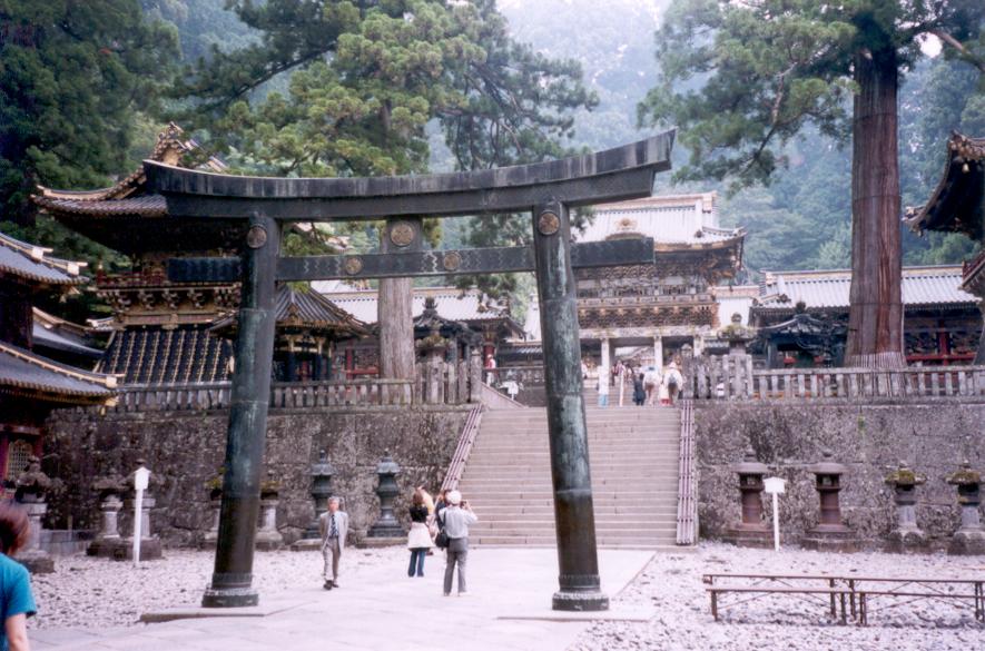 [22_nikko_temple.jpg]