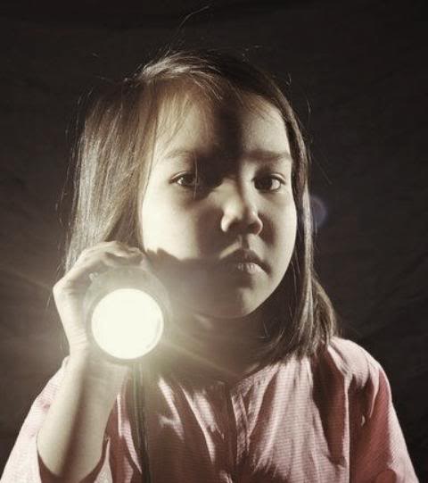 [criança+luz.jpg]