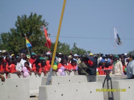 [SL370214bandeiras.JPG]