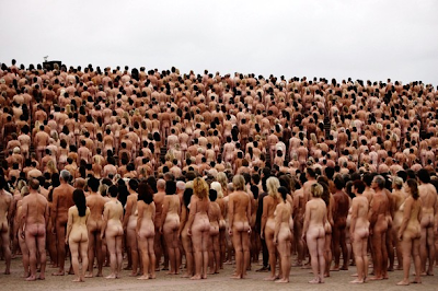 5.200 se desnudan en Australia para foto de Tunick