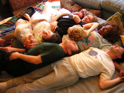 Cuddle Meaning