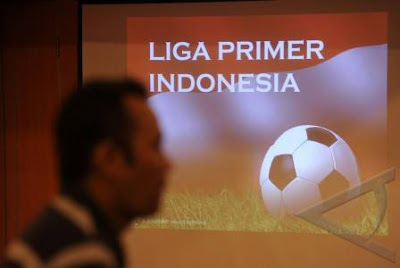 Peresmian Bandung FC klup saingan Persib Bandung pada tanggal 8 Desember 2010, stadion Bandung FC dan Manager Bandung FC