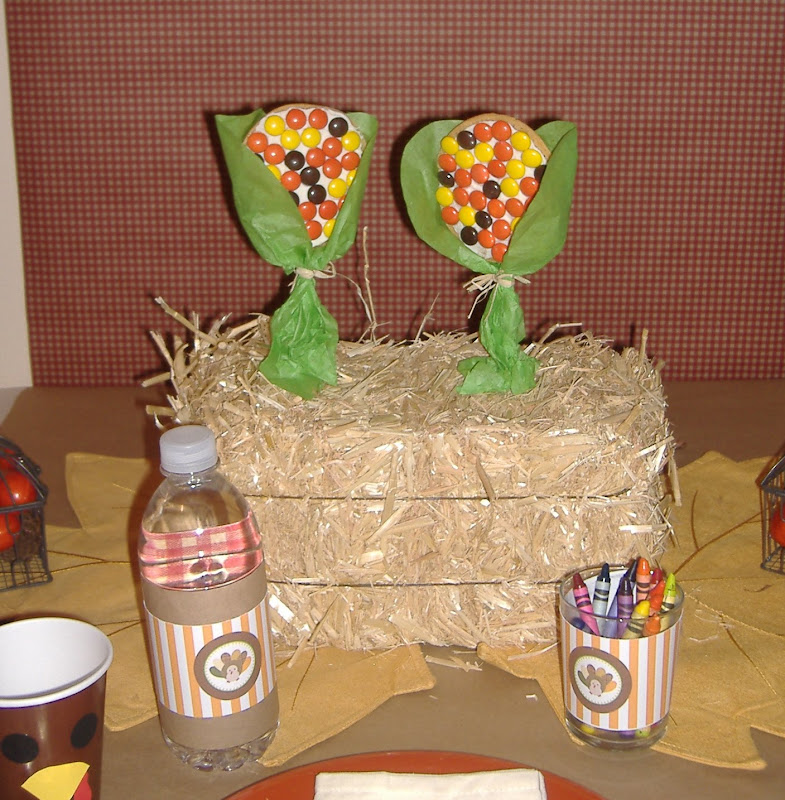 Kids' Thanksgiving table