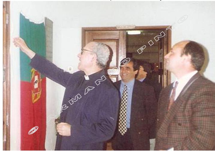 [18a.jpg]