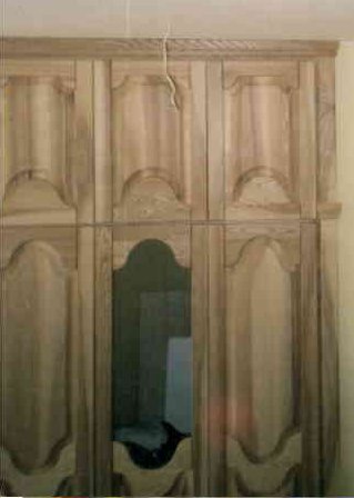 sienine spinta fasadas uosio masyvas su veidrodziu