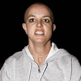 http://2.bp.blogspot.com/__pPbr-wOVKk/S3MejwoVBZI/AAAAAAAAAD8/EREzq74X9Zk/s320/britney-spears-shaved-head-400a061907.jpg