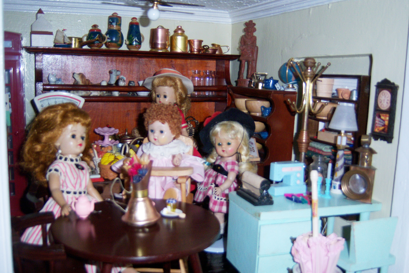 Twickenham Doll Club Kathleen's Beautiful Ginny Doll House