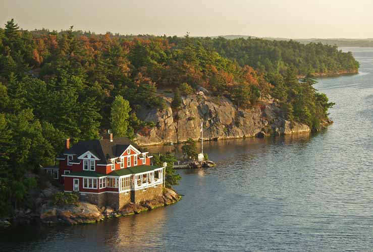 نقره لتكبير أو تصغير الصورة ونقرتين لعرض الصورة في صفحة مستقلة بحجمها الطبيعي