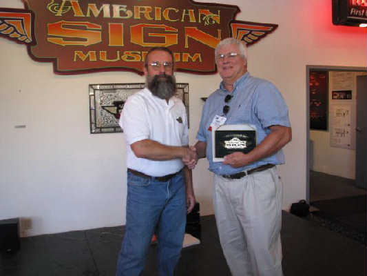 [Paddy%20and%20Tod%20with%20award2[1].jpg]