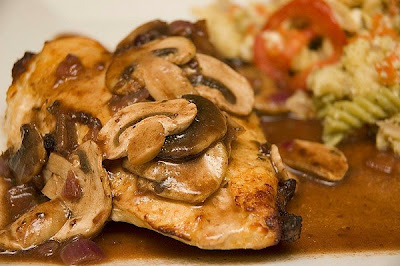 Poulet grill, sauce au vin rouge et aux framboises Poulet+grill%C3%A9+framboises