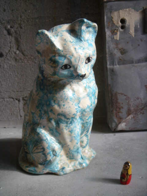 [ceramic+cat.JPG]