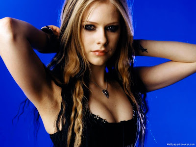 Avril Lavigne BOOBS