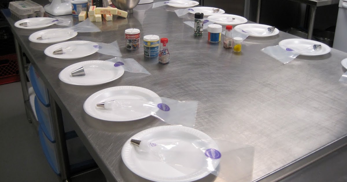 Ready, Set, Craft!: Cupcakes with Kids