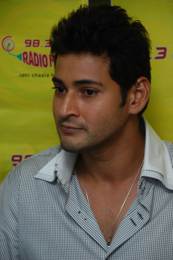 Mahesh Babu - Cute and Handsome at Khaleja Audio Release Function