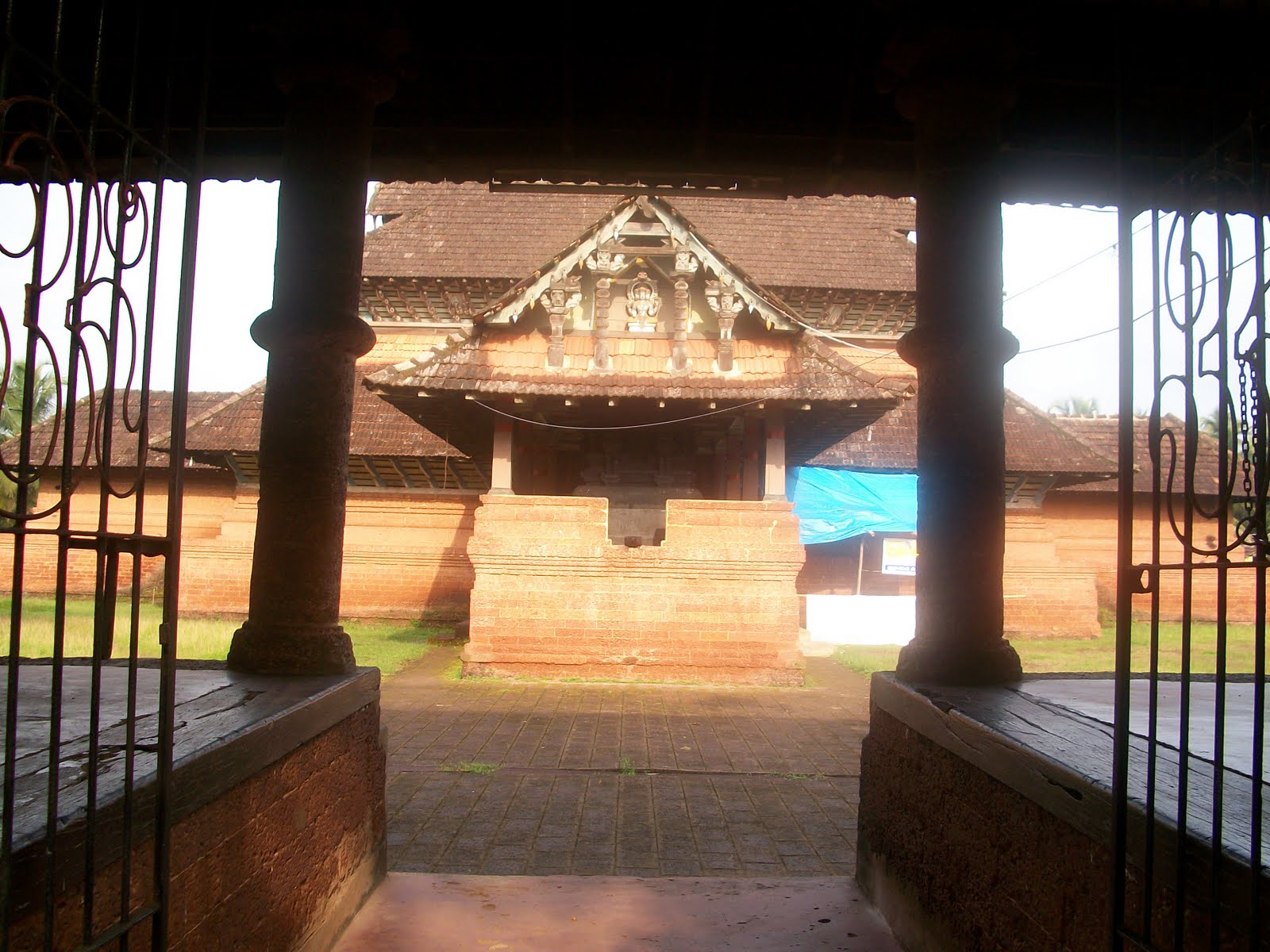 THRIKKAIKUNNU MAHADEVA TEMPLE Sri Thrikkaikunnu Siva Temple Kuthuparamba