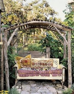 [Pergola-sofa-exterior-HTOURS0505-de.jpg]