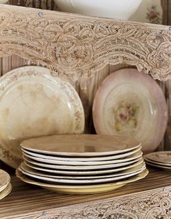 [Kitchen-cabinet-lace-plates-HTOURS0505-de.jpg]