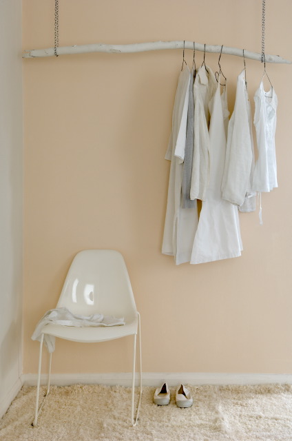 [white3_14736380.jpg]