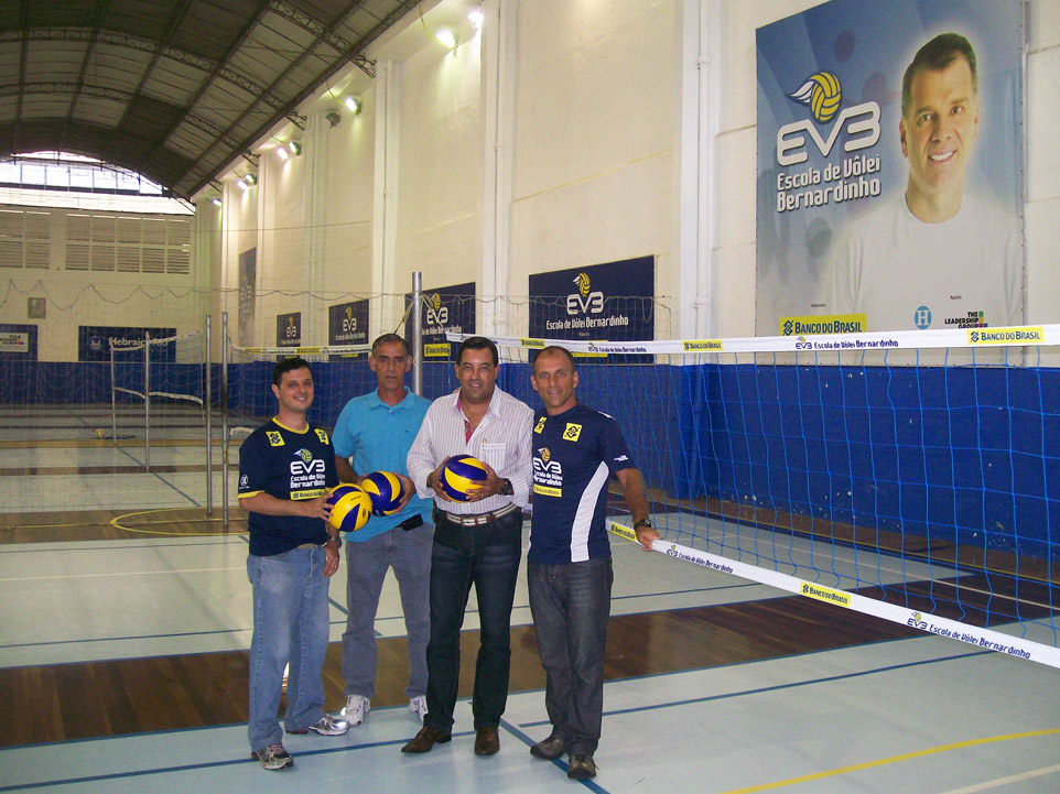 Escola de Volei Bernardinho