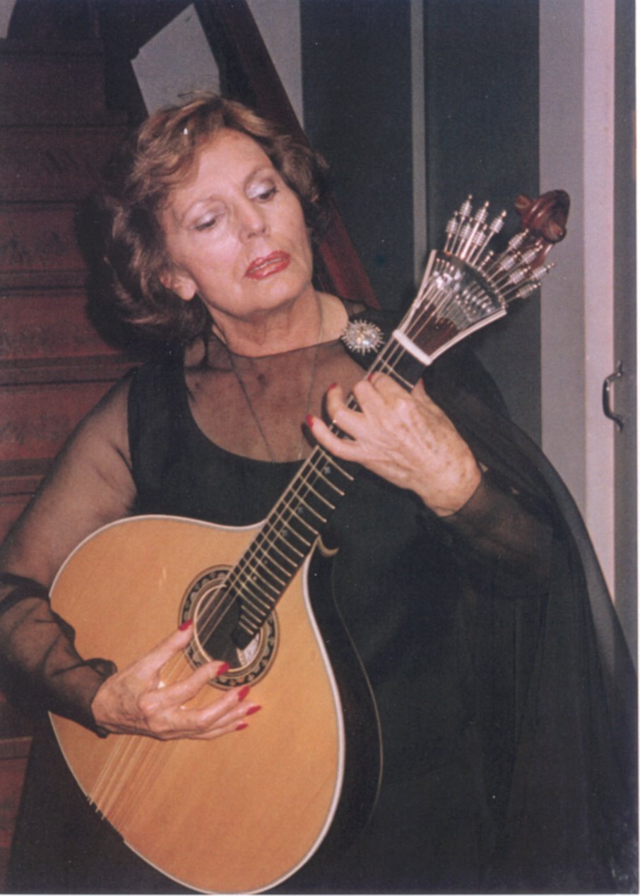 [Amália+Rodrigues.bmp]