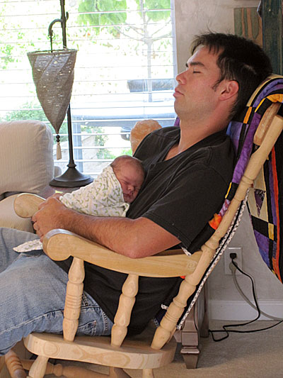 [web-nolan-2daysold-daddy-ro.jpg]