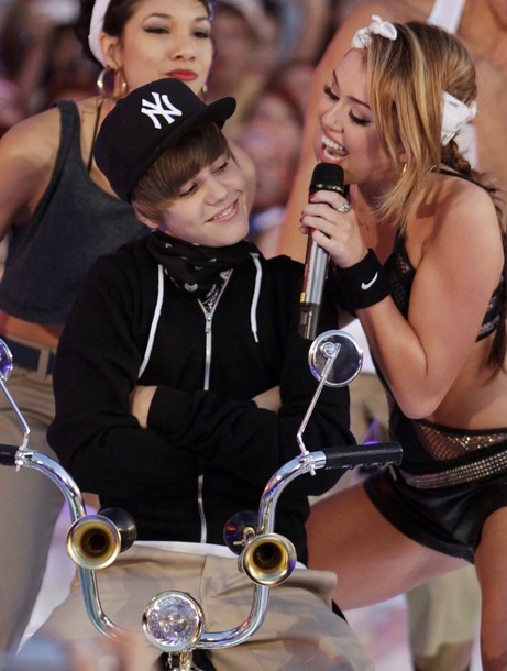 justin bieber 2011 tour photos justin bieber 2011 tour pictures. justin bieber 2011 tour photos