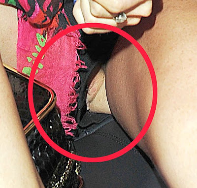 Lindsay Lohan Panty Upskirt While out in London