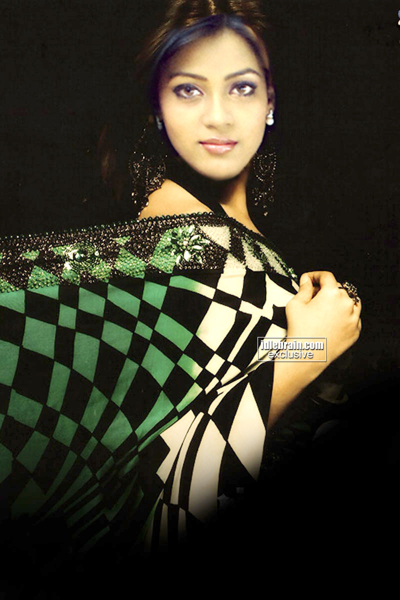 http://2.bp.blogspot.com/_aL2w1efk5fU/TFojIl5M7KI/AAAAAAAAAK8/CMMplMJ2Yr8/s1600/karinashah17.jpg