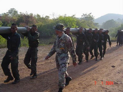 தாய்லாந்து : கமாண்டோ பயிற்சிக் காட்சிகள் எப்படி இருக்கு Commando-Thailand+%2825%29