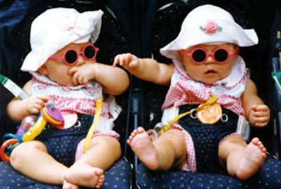 அழகிய இரட்டைக் குழந்தைகள் Twin-babies+%2816%29