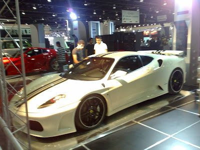 கார் கண்காட்சி - துபாய் : படங்கள் Dubai-Car-Show+%2810%29