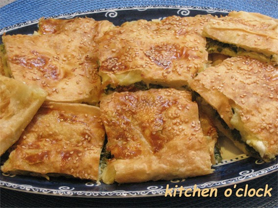 kitchen oclock ISPANAKLI PEYNİRLİ TEPSİ BÖREĞİ