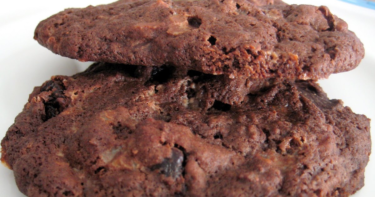 Chocolate Fudge Sour Cream Bundt Cake Chocolate Fudge Sour Cream Bundt Cake