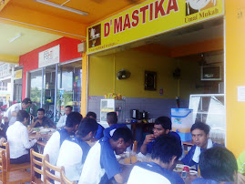 Pasukan bolasepak kota samarahan  memenangi kejuaraan piala  Sarawak menjamu selera di MASTIKA CAFE