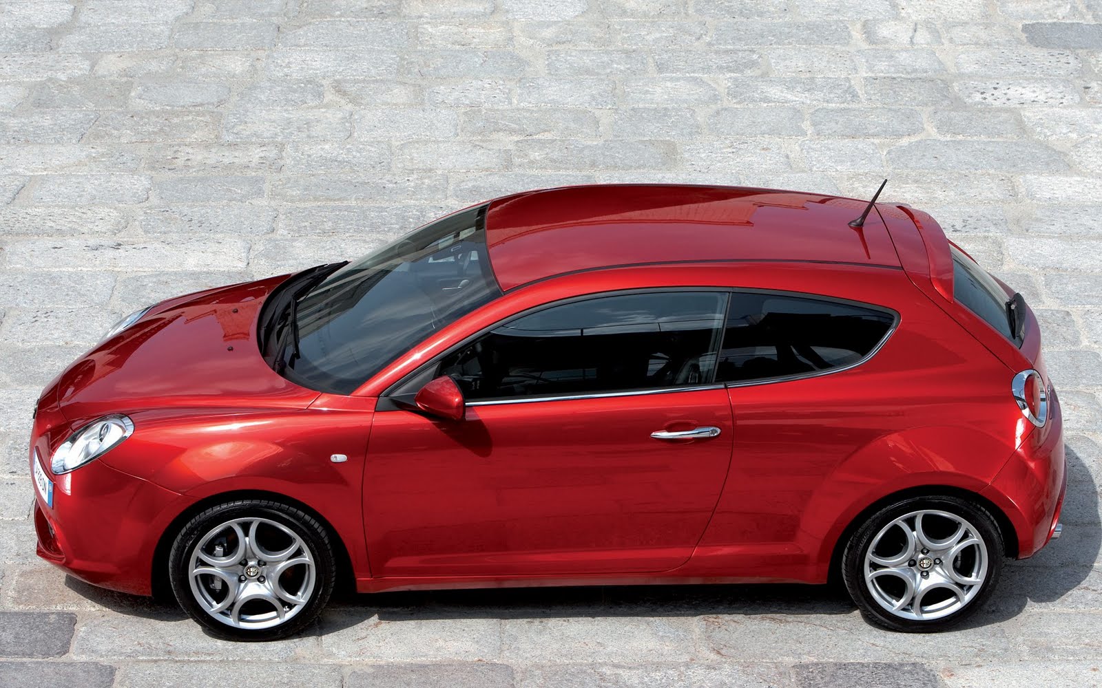 [Alfa-Romeo-MI-TO-2008-widescreen-04.jpg]