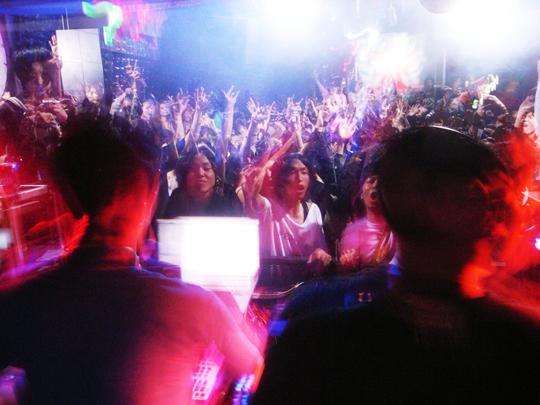 [GAINES@ROC+TRAX+NIGHT.jpg]