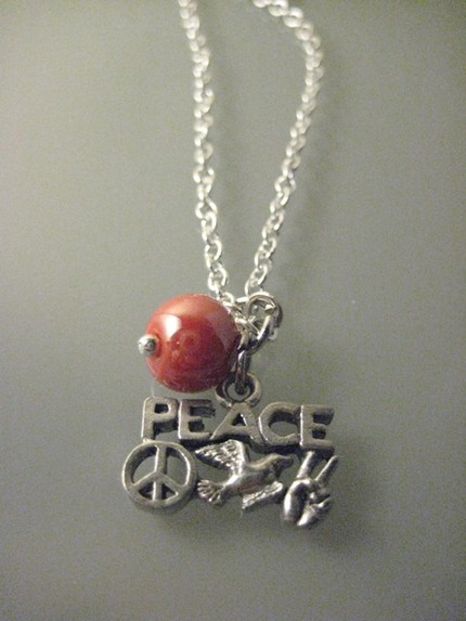 [necklace]