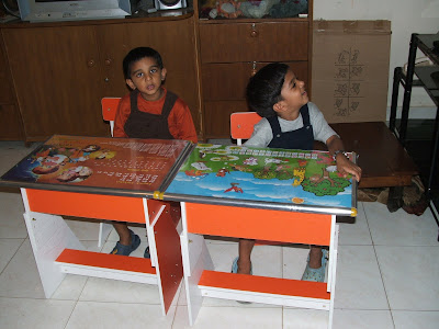 Site Blogspot  Childrens Table Chair on Who Cares The Kids Believe That Mamma Gave Them The Study Table They