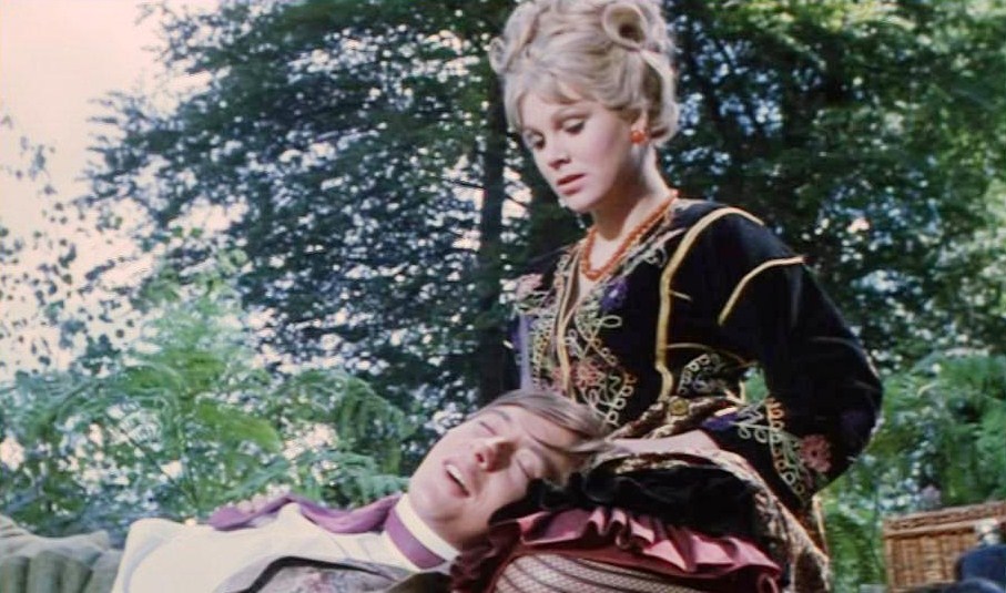 [Frankenstein+created+woman+004.JPG]