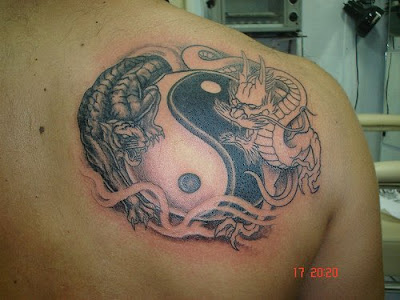Tiger-style tattoo's all over his body. Xiangtou embroidery art fad-dragon 